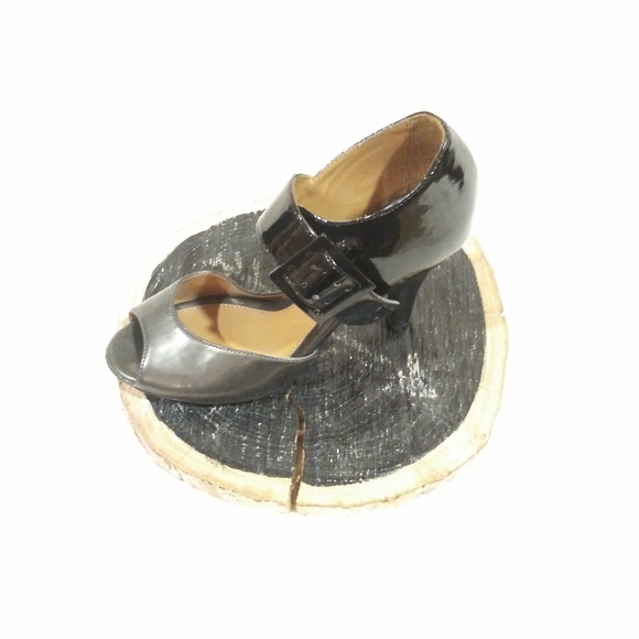 High Heels - Picture 4 of 6